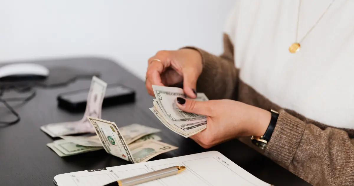 การตรวจสอบภายใน กับ ภายนอก ต่างกันอย่างไร