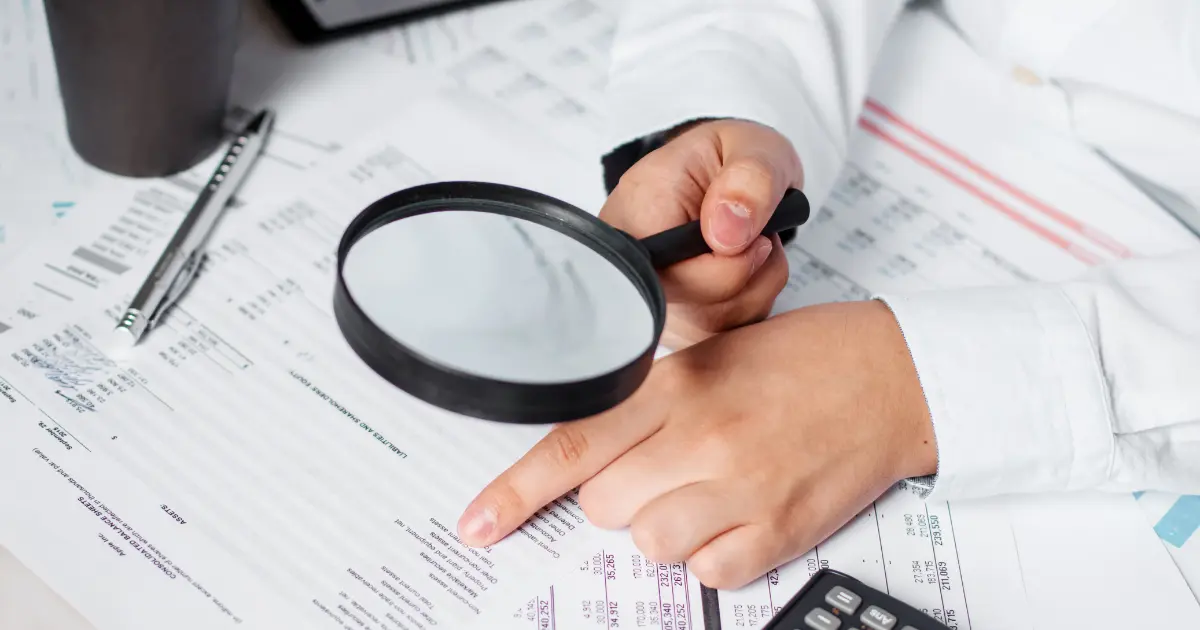 การตรวจสอบภายใน กับ ภายนอก ต่างกันอย่างไร